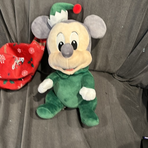 Mickey Mouse My First Christmas Stuffed Animel in the blanket - Picture 1 of 6
